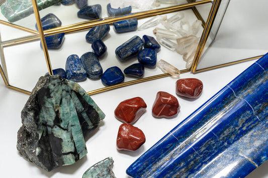 CRYSTALS FOR CLARITY, CONFIDENCE & COURAGE